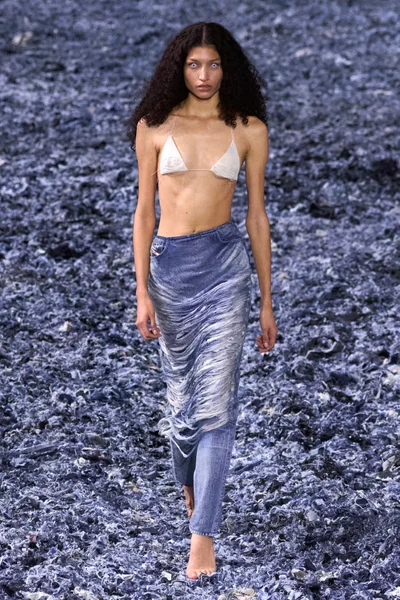 Look 4